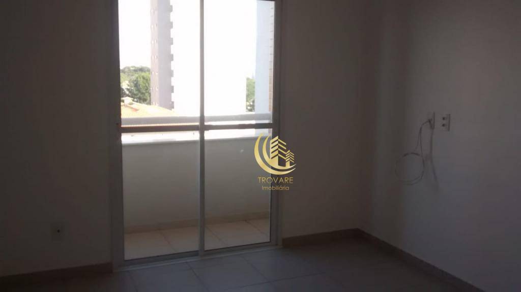 Apartamento à venda com 2 quartos, 67m² - Foto 4