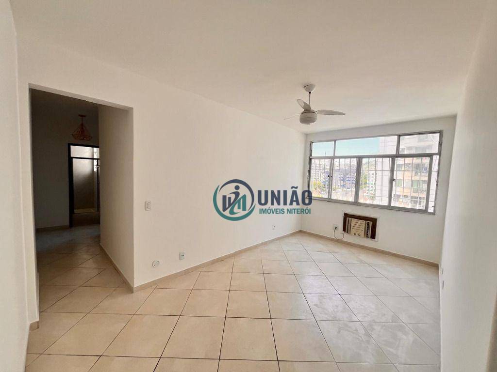 Apartamento à venda com 2 quartos, 70m² - Foto 1