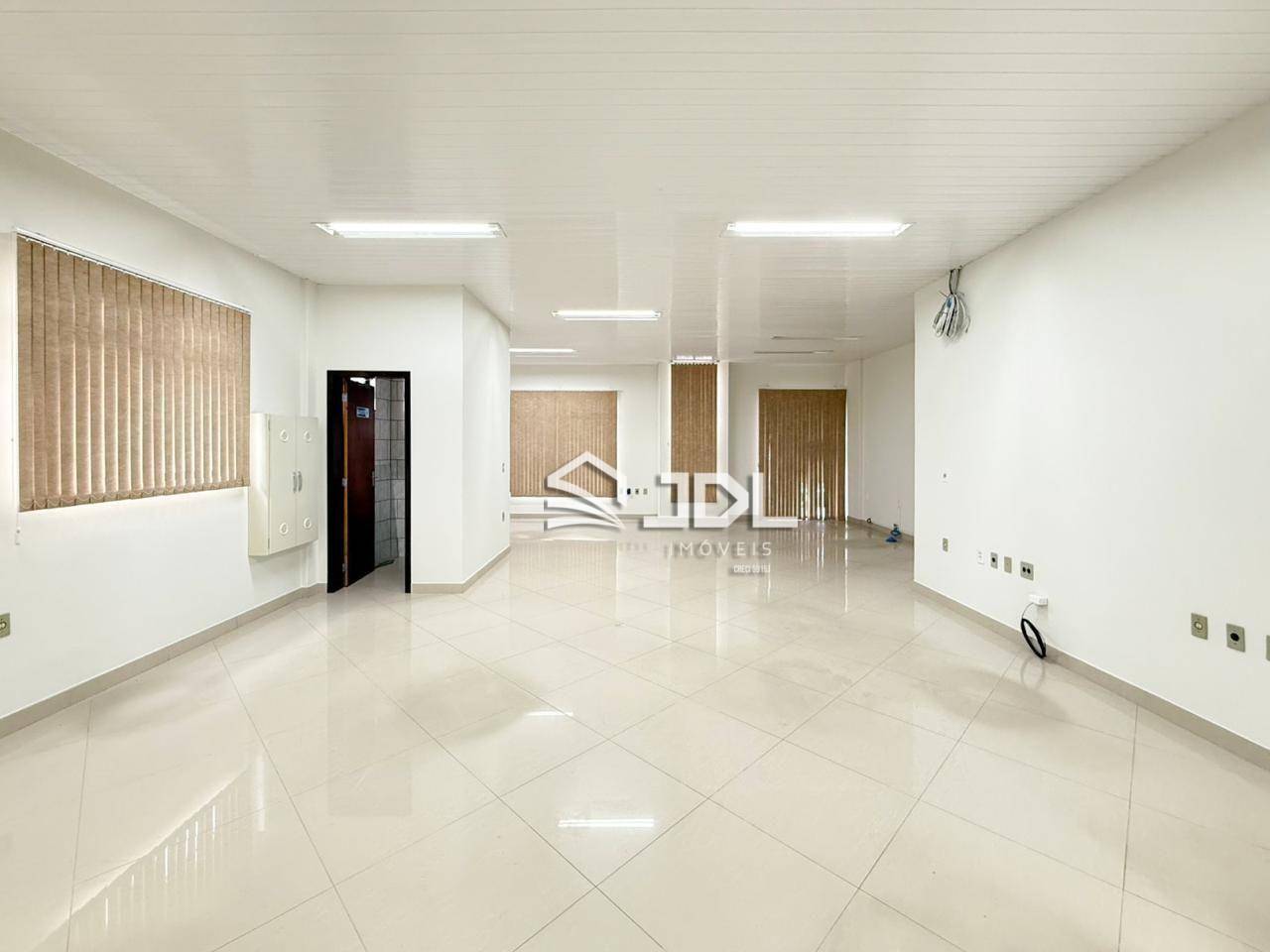 Conjunto Comercial-Sala para alugar, 67m² - Foto 2