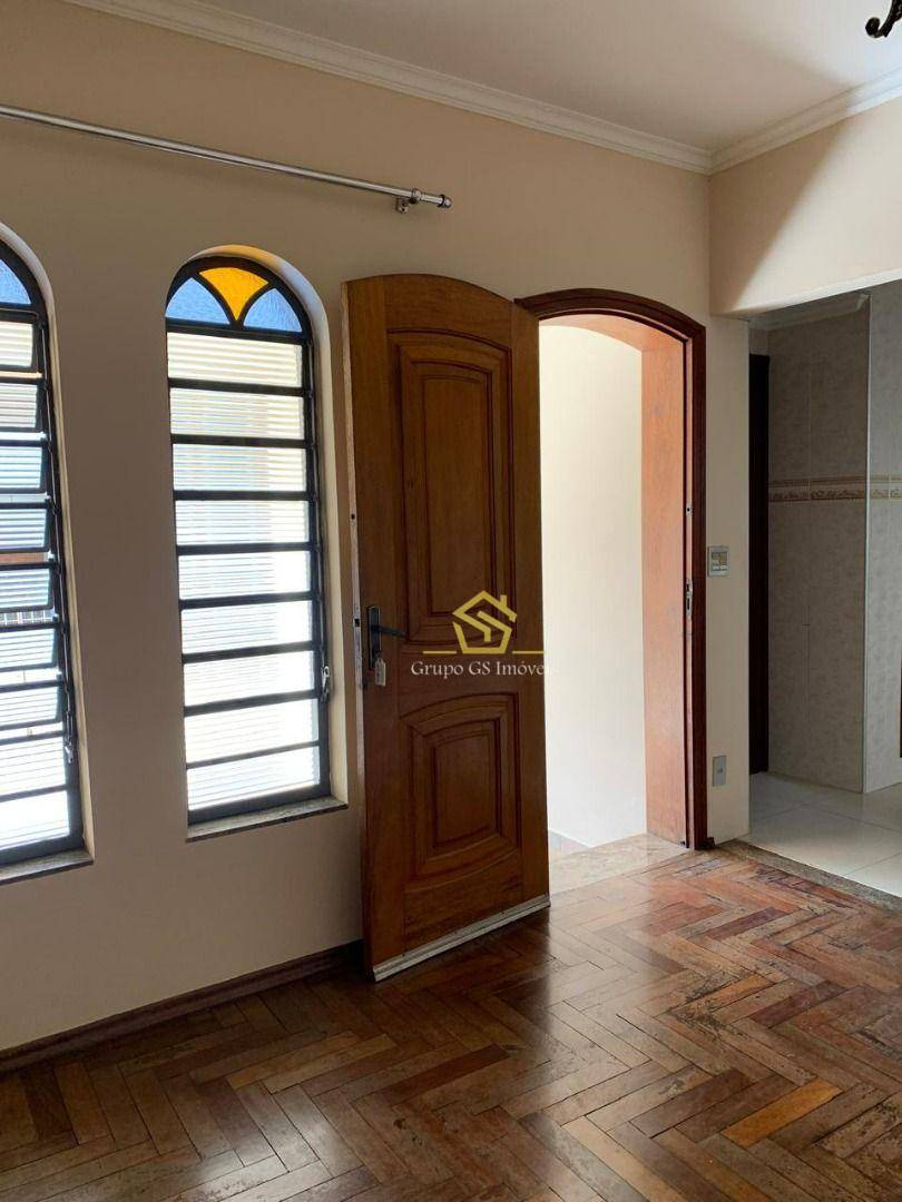 Casa para alugar com 2 quartos, 150m² - Foto 4