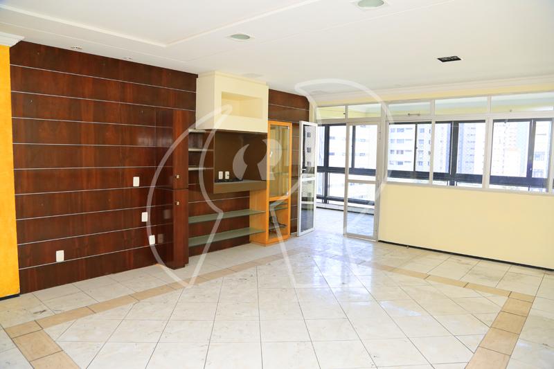 Apartamento à venda com 3 quartos, 130m² - Foto 1