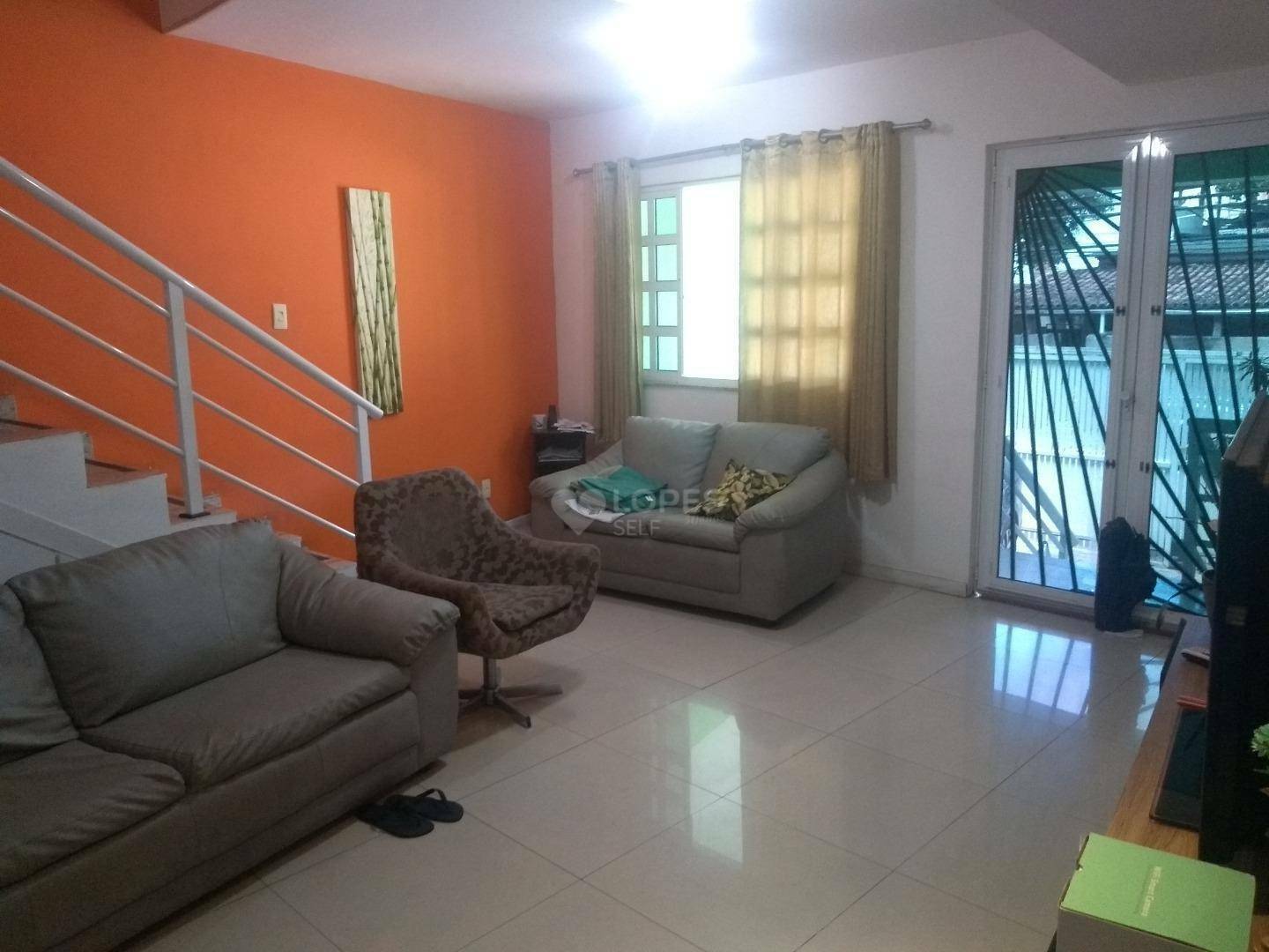 Casa à venda com 3 quartos, 215m² - Foto 3