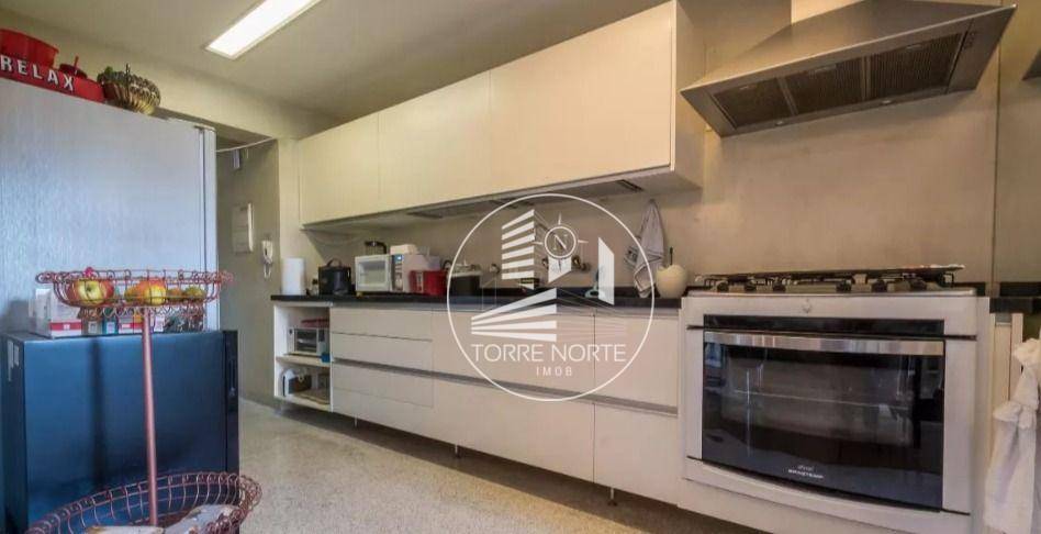 Apartamento à venda com 3 quartos, 162m² - Foto 12