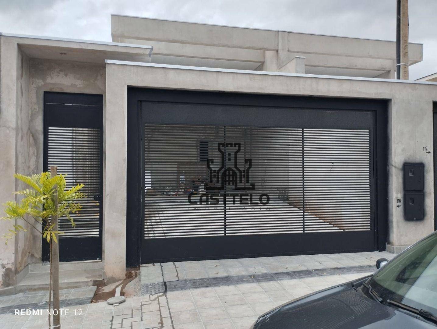 Casa à venda com 3 quartos, 140m² - Foto 1