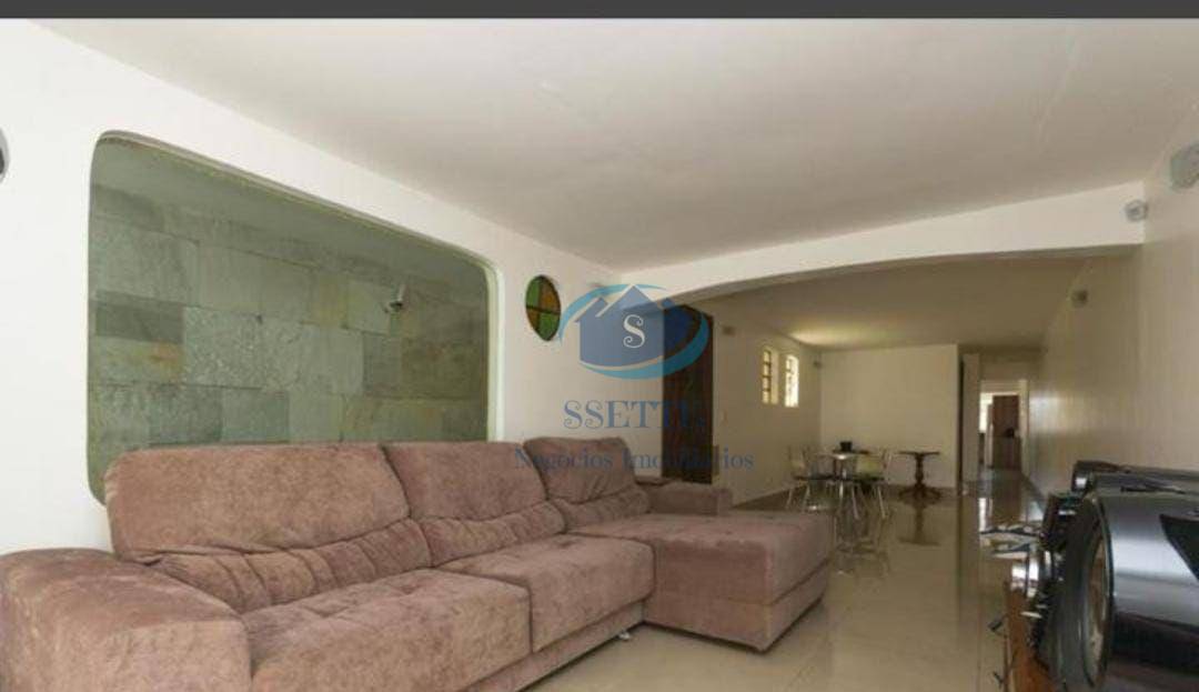 Sobrado à venda com 3 quartos, 250m² - Foto 1