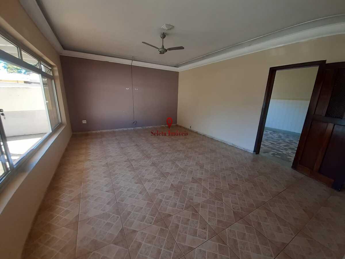 Casa à venda com 4 quartos, 372m² - Foto 6