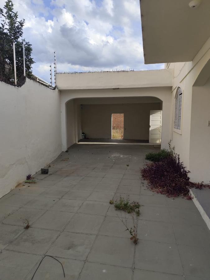 Casa para alugar com 3 quartos, 450m² - Foto 3