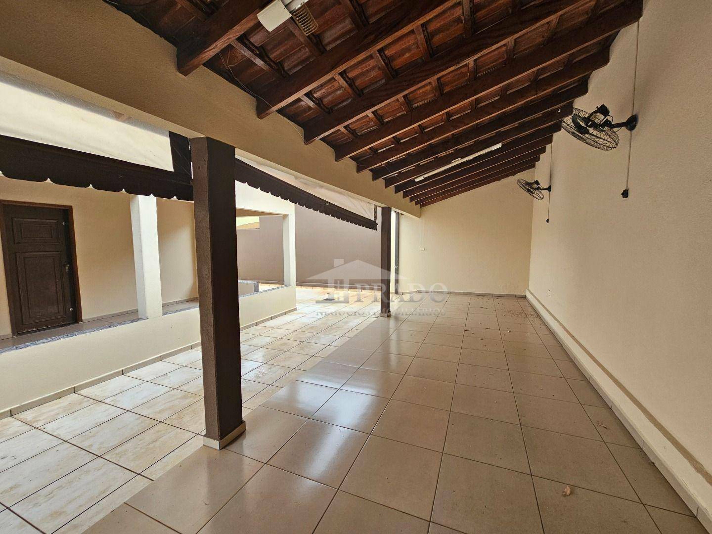 Casa para alugar com 3 quartos, 233m² - Foto 25