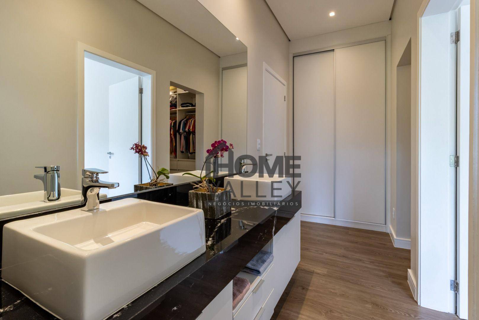 Casa de Condomínio à venda com 3 quartos, 267m² - Foto 32