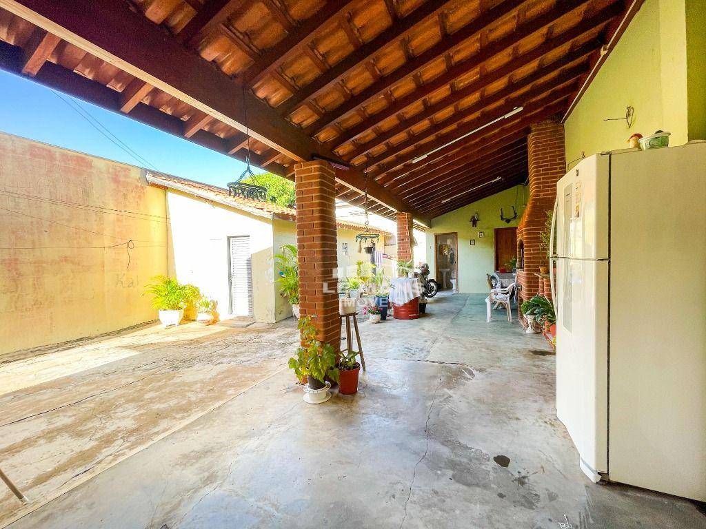 Casa, 3 quartos, 182 m² - Foto 1