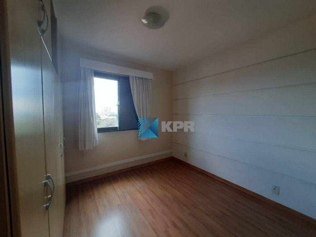 Apartamento para alugar com 3 quartos, 82m² - Foto 4