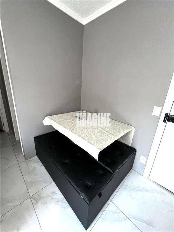 Apartamento à venda com 2 quartos, 42m² - Foto 2