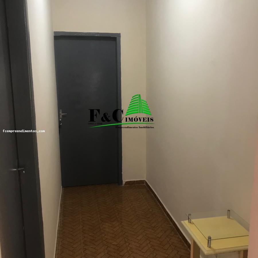 Casa à venda com 3 quartos, 200m² - Foto 2