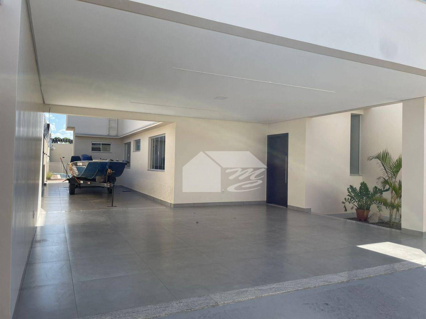 Casa à venda com 4 quartos, 250m² - Foto 4