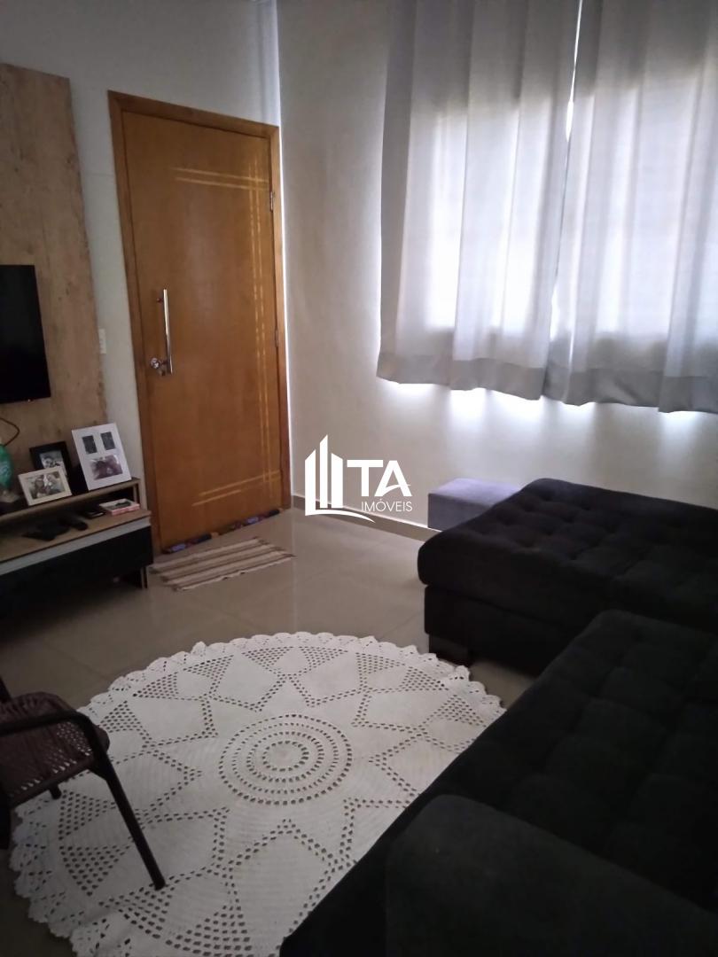 Casa à venda com 2 quartos, 69m² - Foto 1