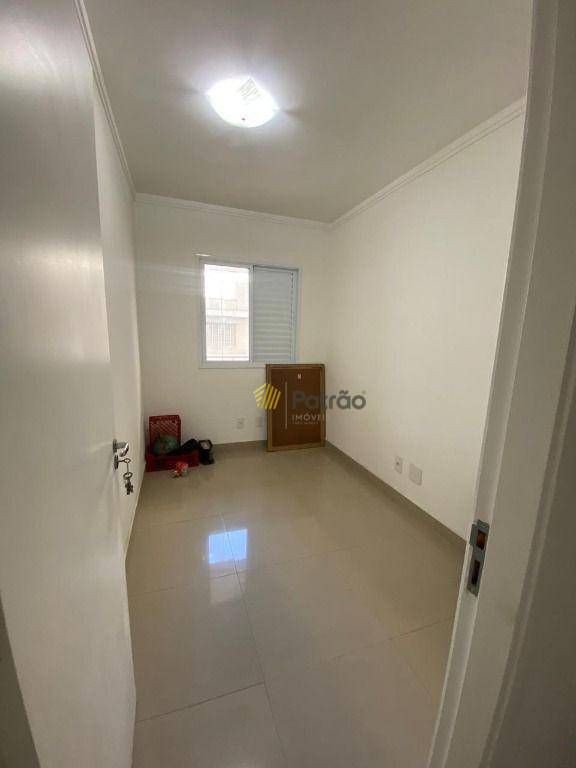 Apartamento à venda com 3 quartos, 80m² - Foto 11