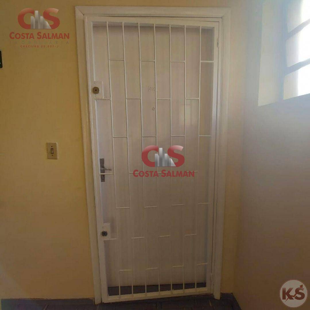 Apartamento à venda com 2 quartos, 70m² - Foto 2