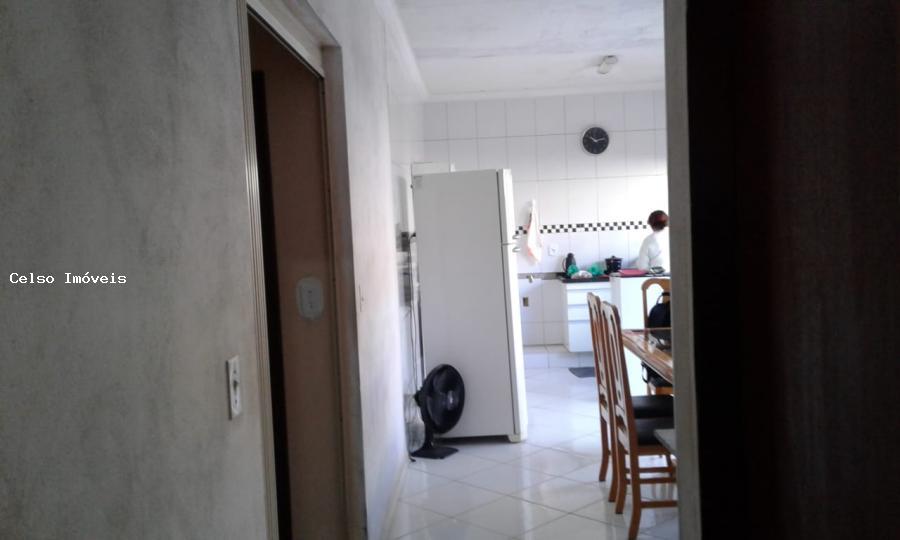 Casa à venda com 3 quartos, 250m² - Foto 9