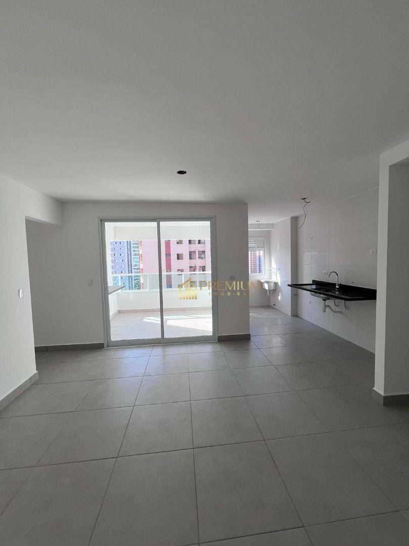 Apartamento à venda com 2 quartos, 76m² - Foto 6