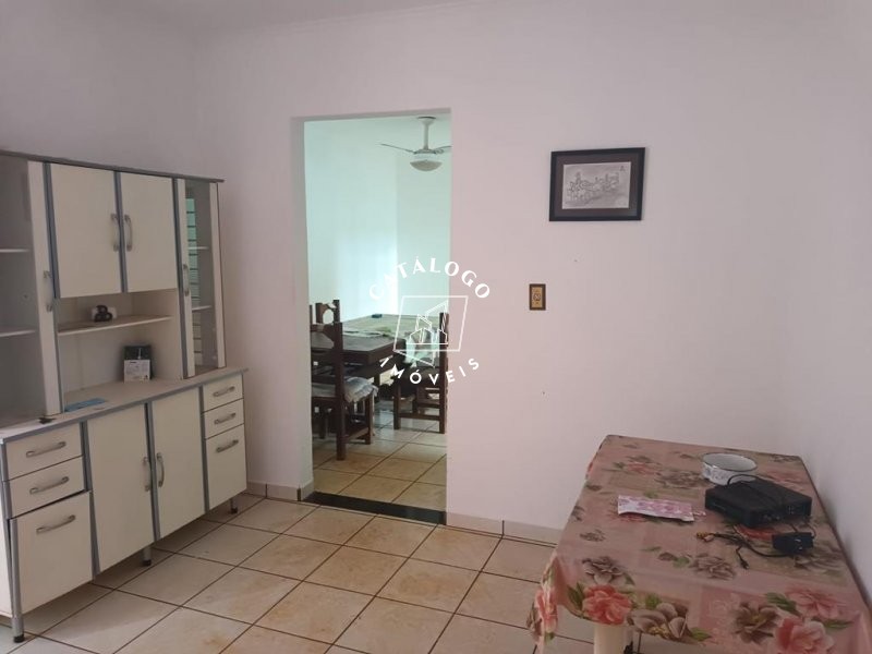 Casa à venda com 4 quartos, 250m² - Foto 4