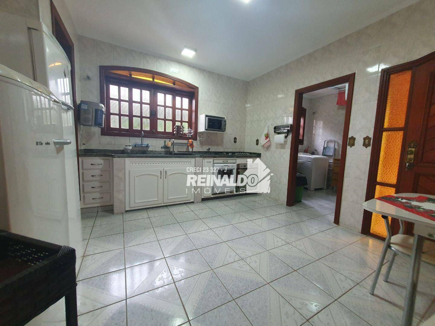 Casa de Condomínio à venda com 4 quartos, 353m² - Foto 18