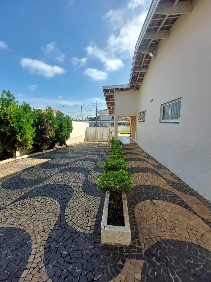 Casa à venda com 3 quartos, 600m² - Foto 2