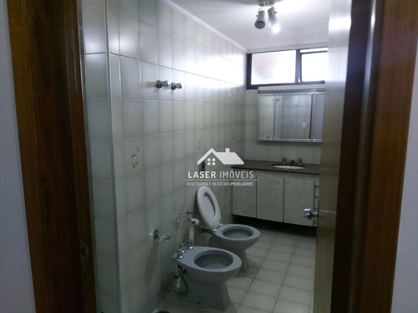 Apartamento para alugar com 3 quartos, 154m² - Foto 23