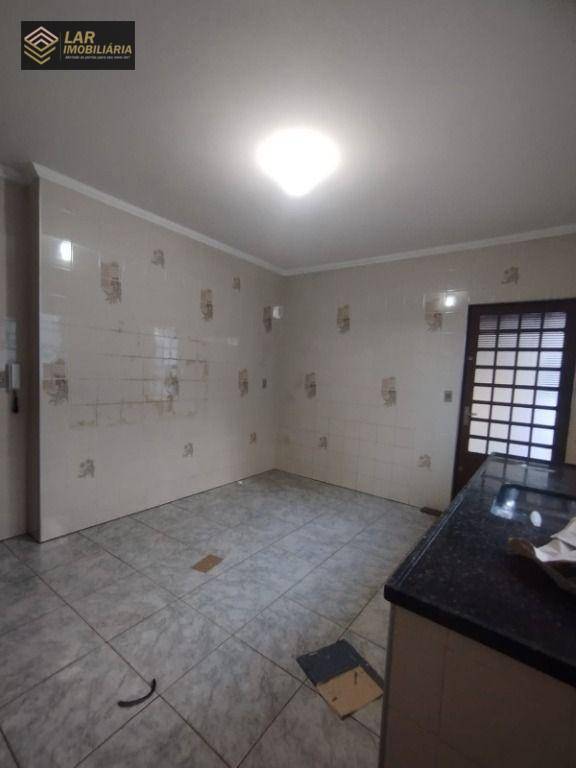 Casa para alugar com 2 quartos, 127m² - Foto 12