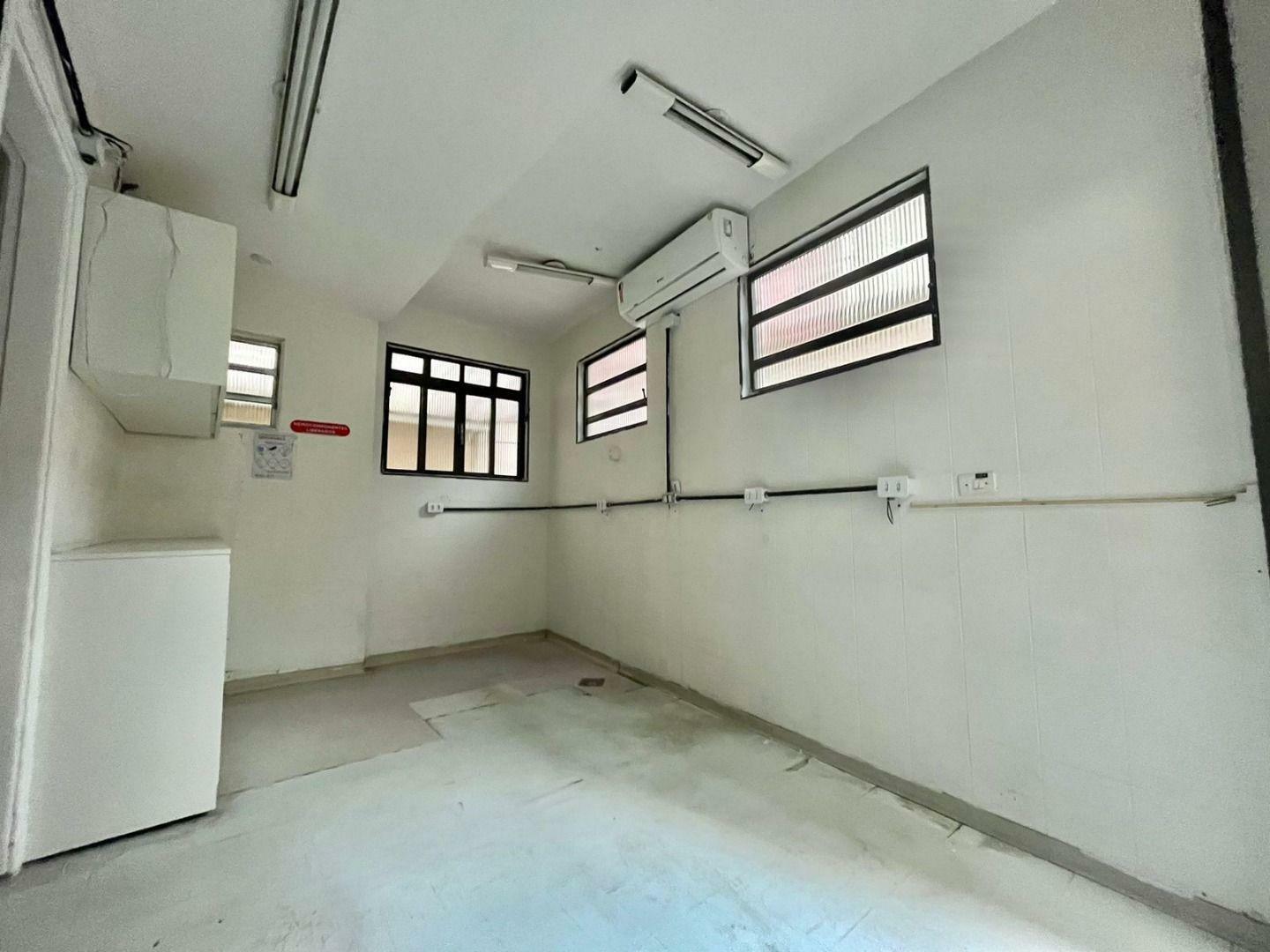 Sobrado para alugar com 4 quartos, 250m² - Foto 14