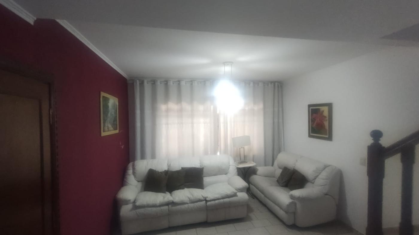 Sobrado à venda com 3 quartos, 100m² - Foto 1