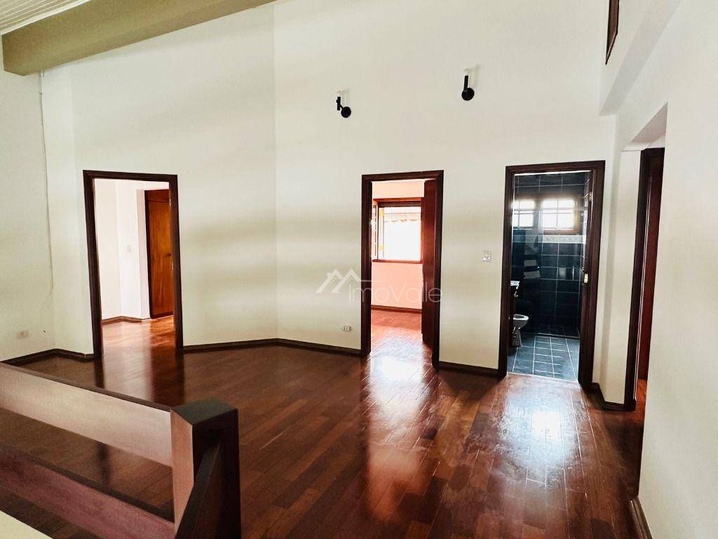 Casa de Condomínio para alugar com 4 quartos, 400m² - Foto 23