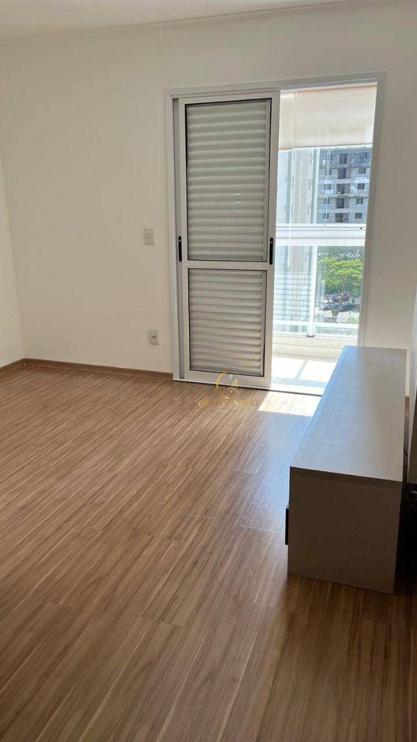 Apartamento à venda com 3 quartos, 150m² - Foto 4