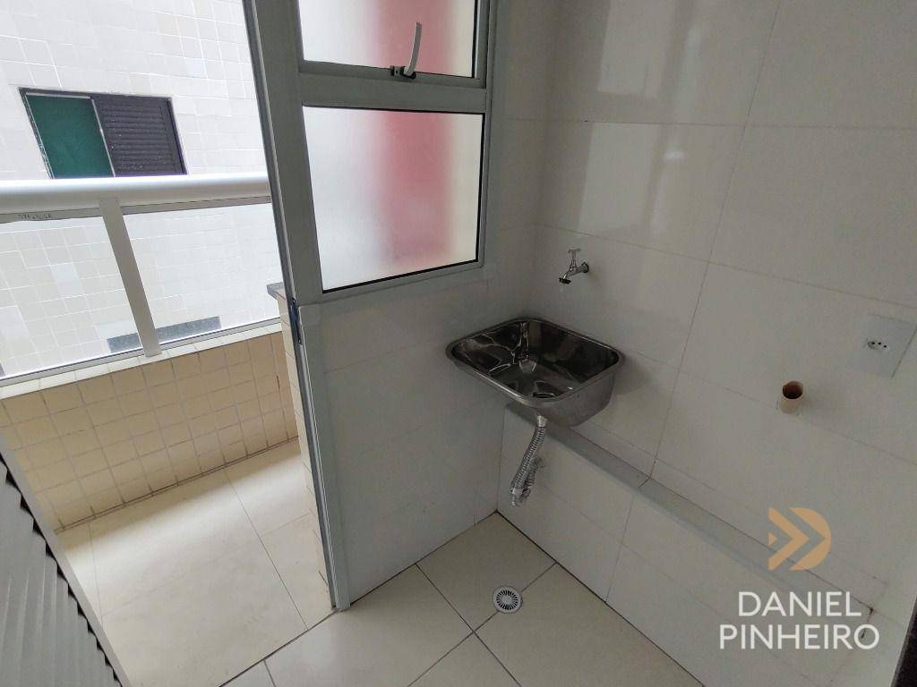 Apartamento à venda com 2 quartos, 64m² - Foto 8