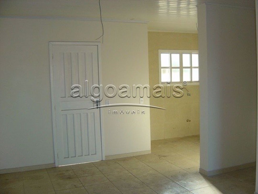 Casa à venda com 3 quartos, 69m² - Foto 4