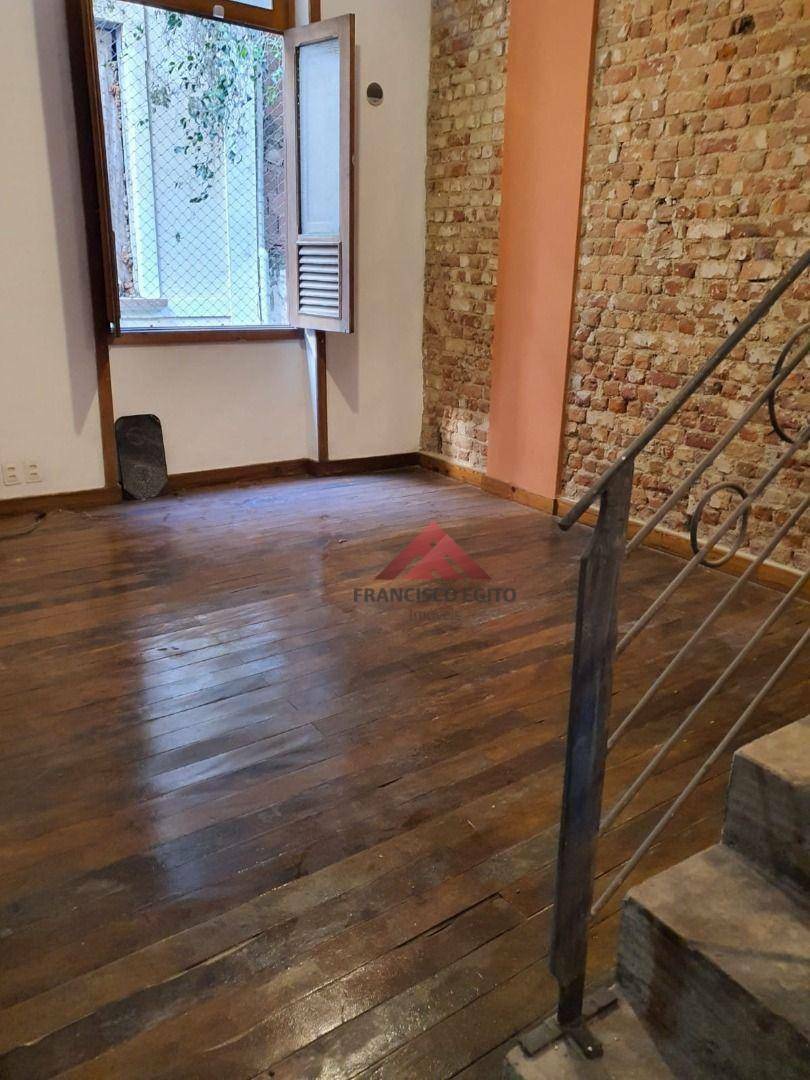 Casa à venda com 4 quartos, 240m² - Foto 3