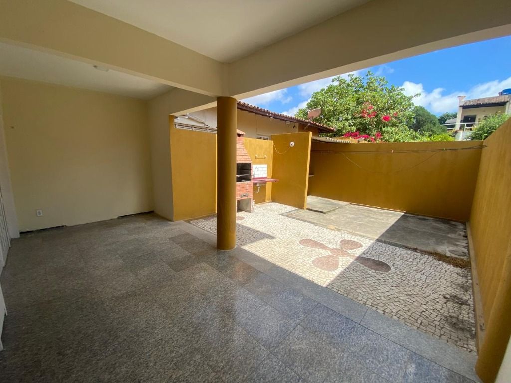 Casa para alugar com 4 quartos, 230m² - Foto 14