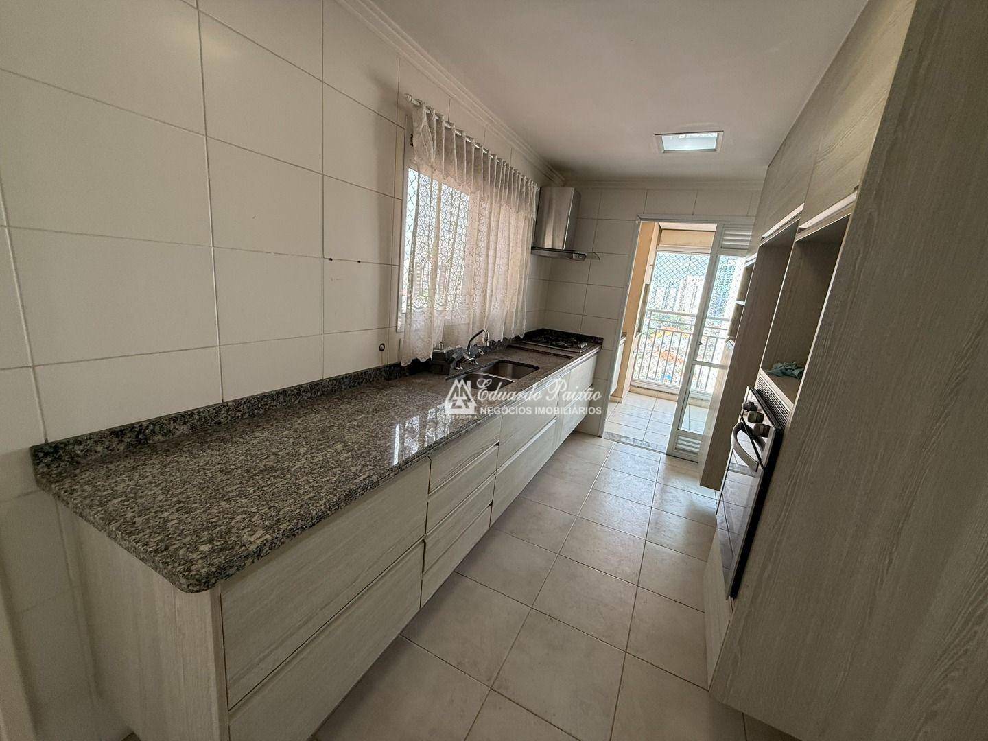 Apartamento à venda com 4 quartos, 134m² - Foto 9