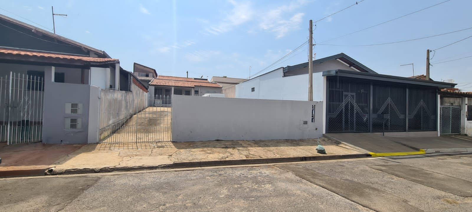 Casa à venda com 1 quarto, 250m² - Foto 1