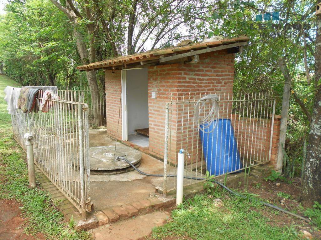 Chácara à venda com 1 quarto, 100m² - Foto 6