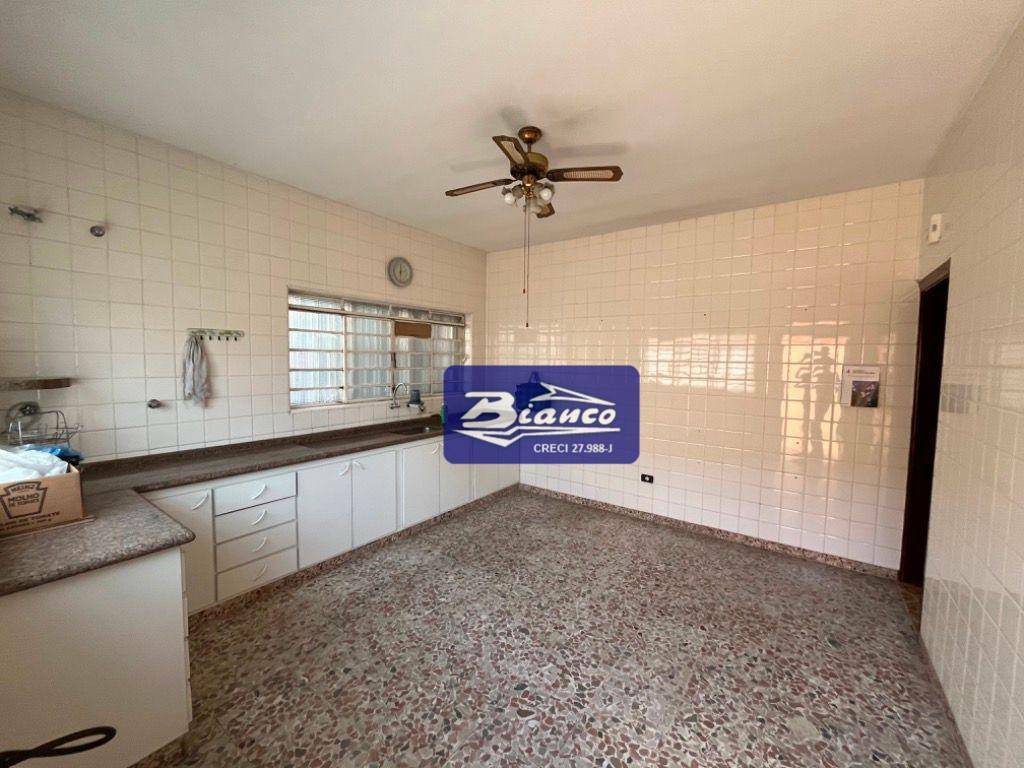 Casa à venda com 3 quartos, 181m² - Foto 20