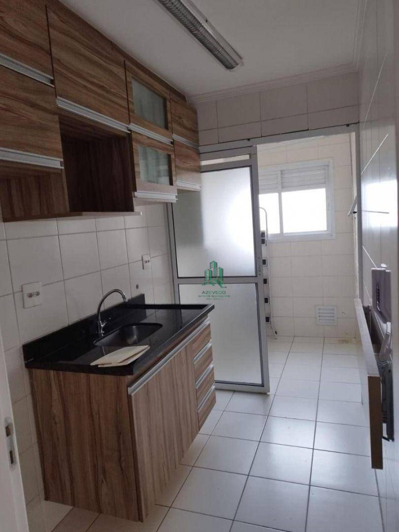 Apartamento à venda com 3 quartos, 67m² - Foto 2