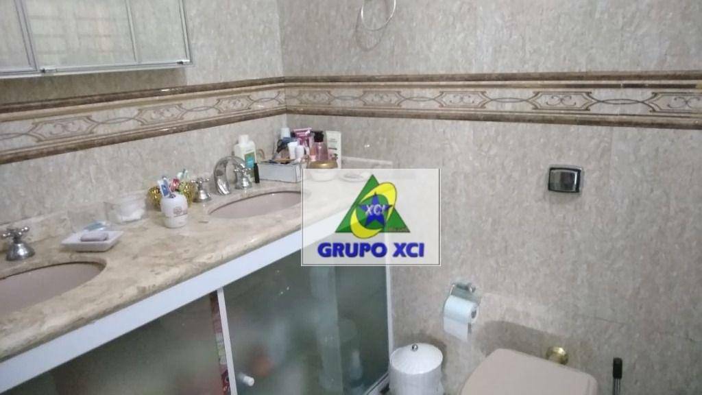 Casa à venda com 4 quartos, 358m² - Foto 21