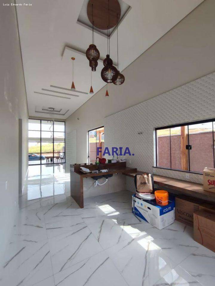 Casa à venda com 3 quartos, 200m² - Foto 6