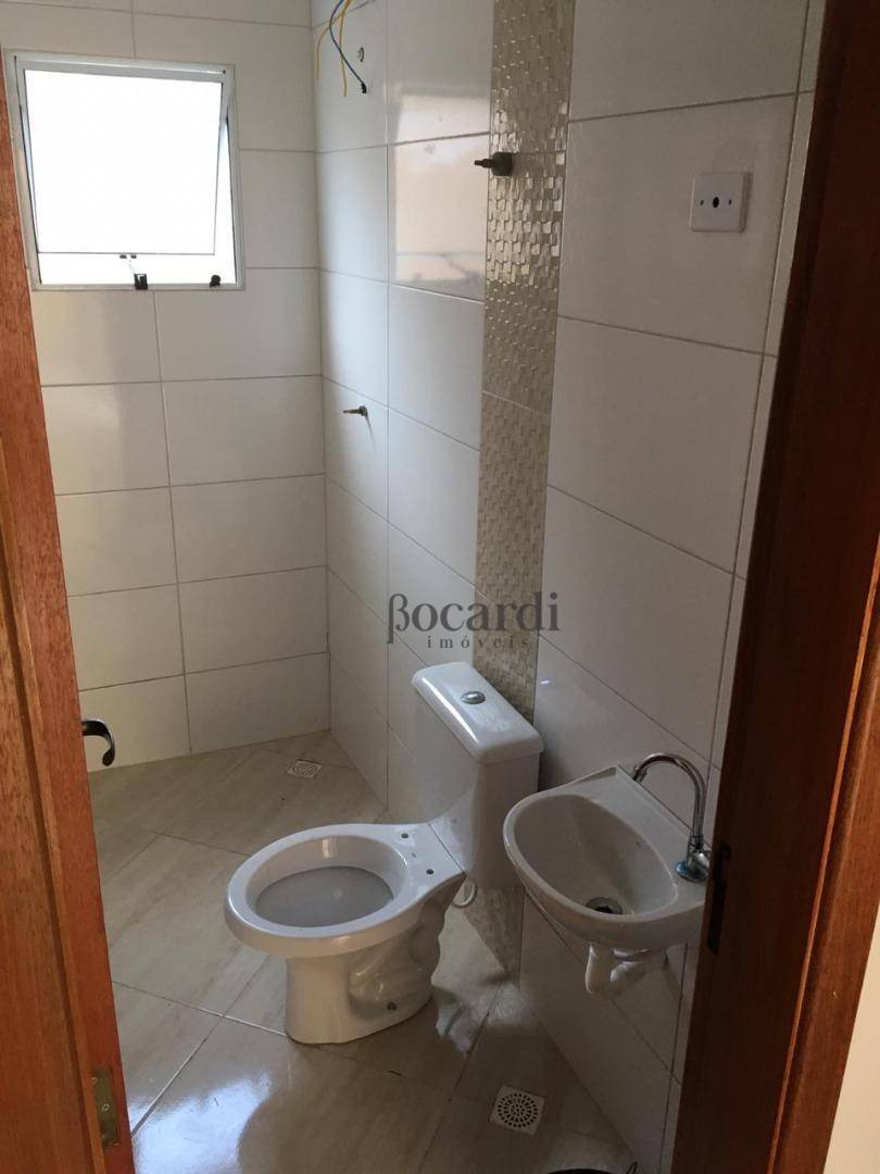 Casa à venda com 2 quartos, 39m² - Foto 4