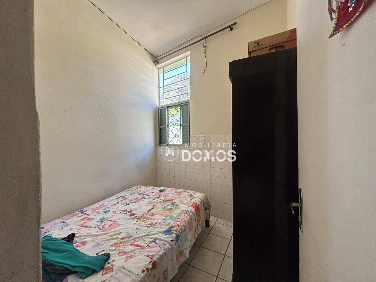 Casa à venda com 6 quartos, 230m² - Foto 34