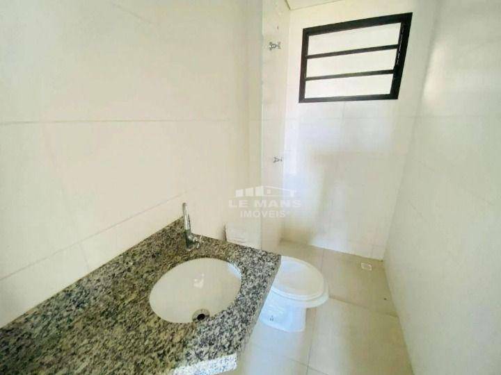 Apartamento à venda com 3 quartos, 73m² - Foto 2