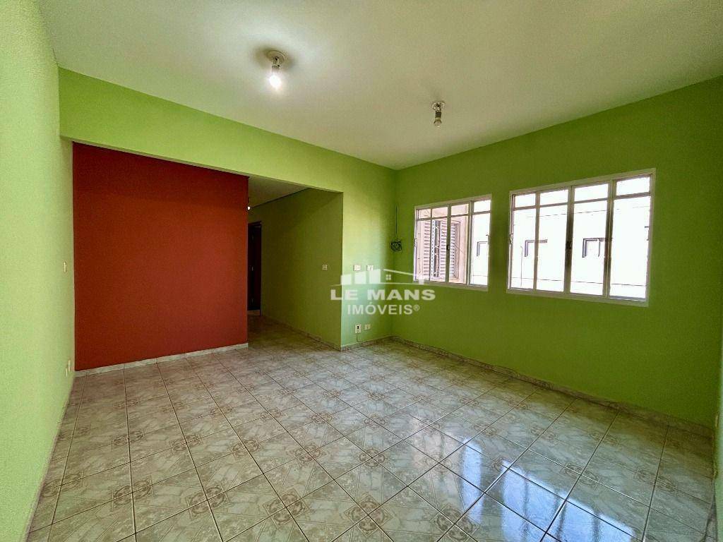 Apartamento à venda com 3 quartos, 130m² - Foto 2