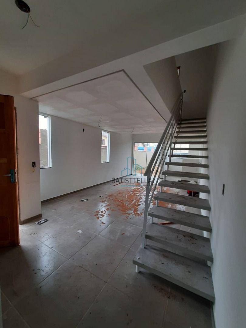 Casa à venda com 3 quartos, 111m² - Foto 2