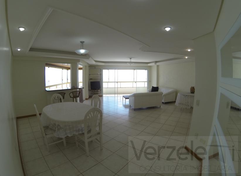 Apartamento à venda com 3 quartos, 157m² - Foto 13