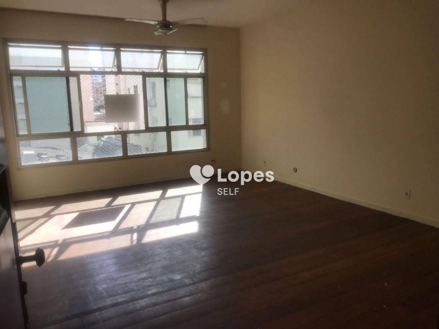 Apartamento à venda com 3 quartos, 135m² - Foto 1